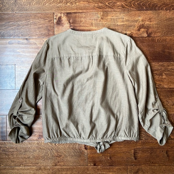 Chico’s Tie Front Top with Sequins Size 1 - Picture 3 of 6